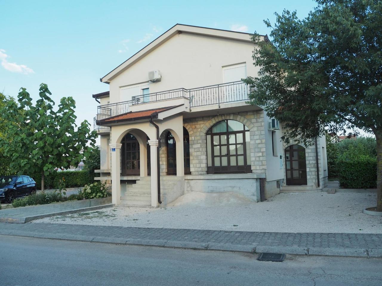 Apartment Ivan-Experience 3 Bedrooms Ljubuški Kültér fotó